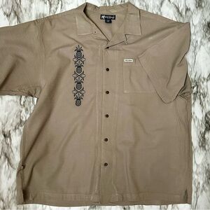 Tan Short Sleeve Button-Up Hawaiian Shirt Vintage Big Dogs Pineapple Embroidery